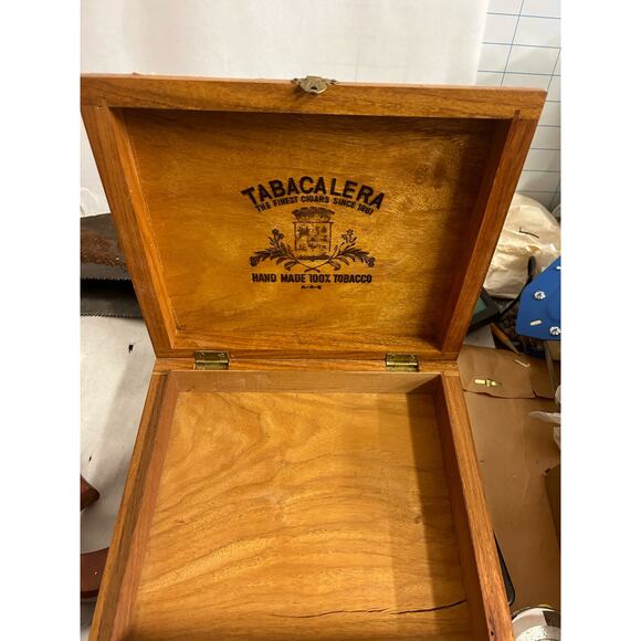 Vintage custom Tabacalera Harry Busch (Hairy Bush) wood cigar intimate toy box - Picture 2 of 5